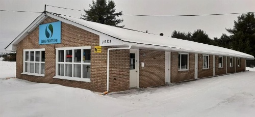 Super Nights Inn image 11