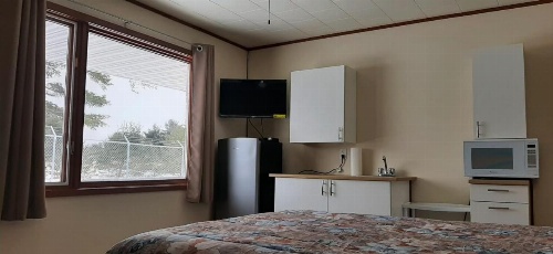 Super Nights Inn image 2